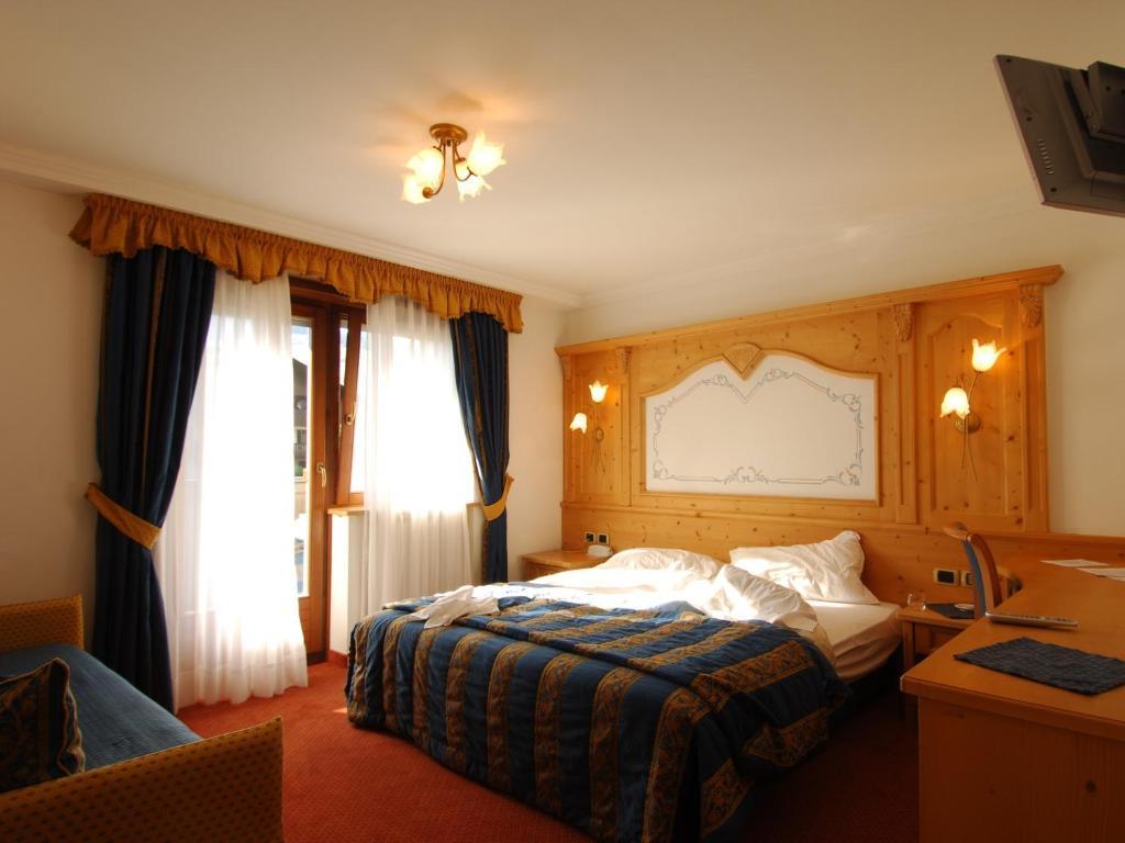 安特尔斯酒店 塞尔瓦迪加尔代纳山谷 客房 照片