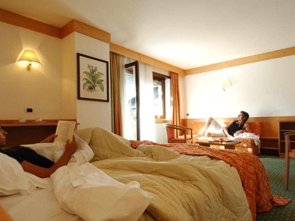 安特尔斯酒店 塞尔瓦迪加尔代纳山谷 客房 照片